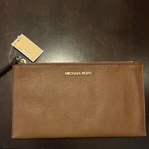 Michael Kors Tan Brown Leather Women’s Clutch/Pouch/Wristlet Wallet